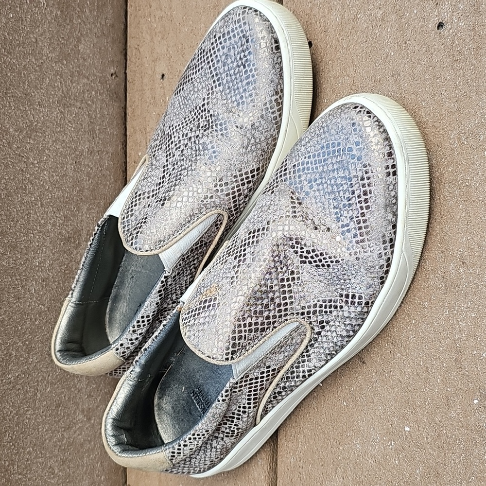 Johnston & Murphy Elaine Metallic Snakeprint Suede Slip-on Loafers 8